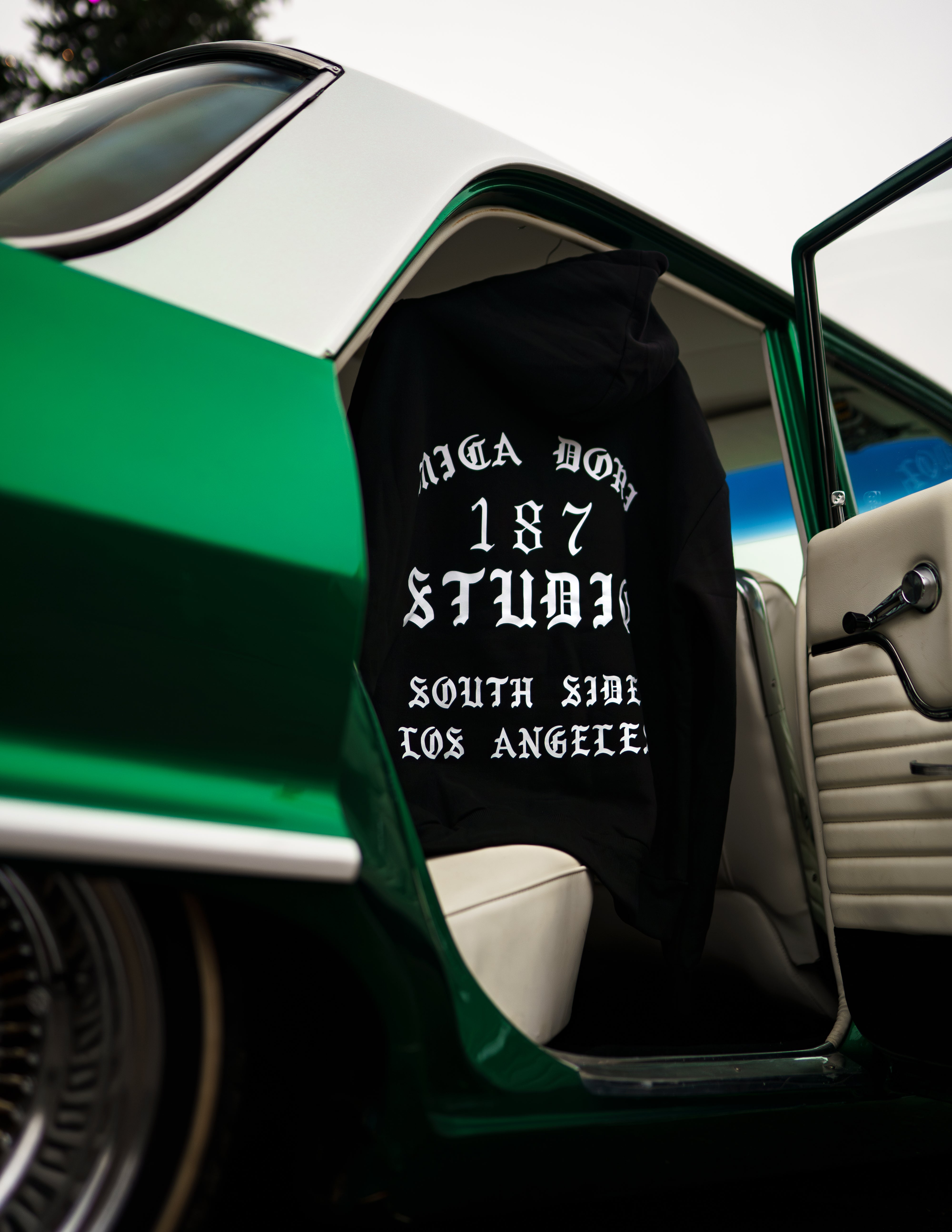 187 Studio x SRVNTZ Hoodie